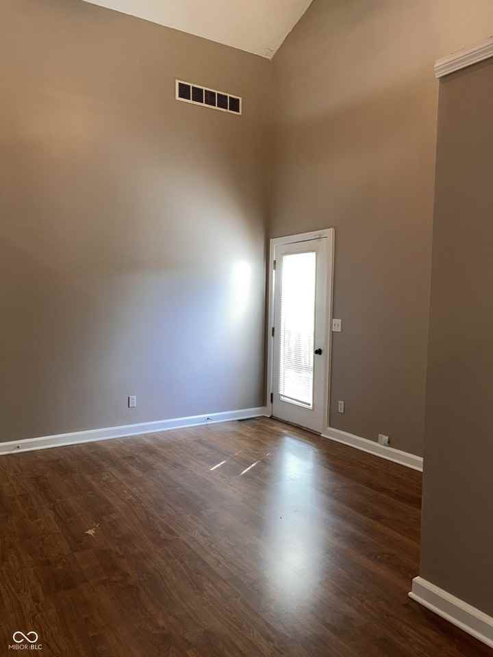 945 Fox Hill Dr Unit B - Photo 7 of 20