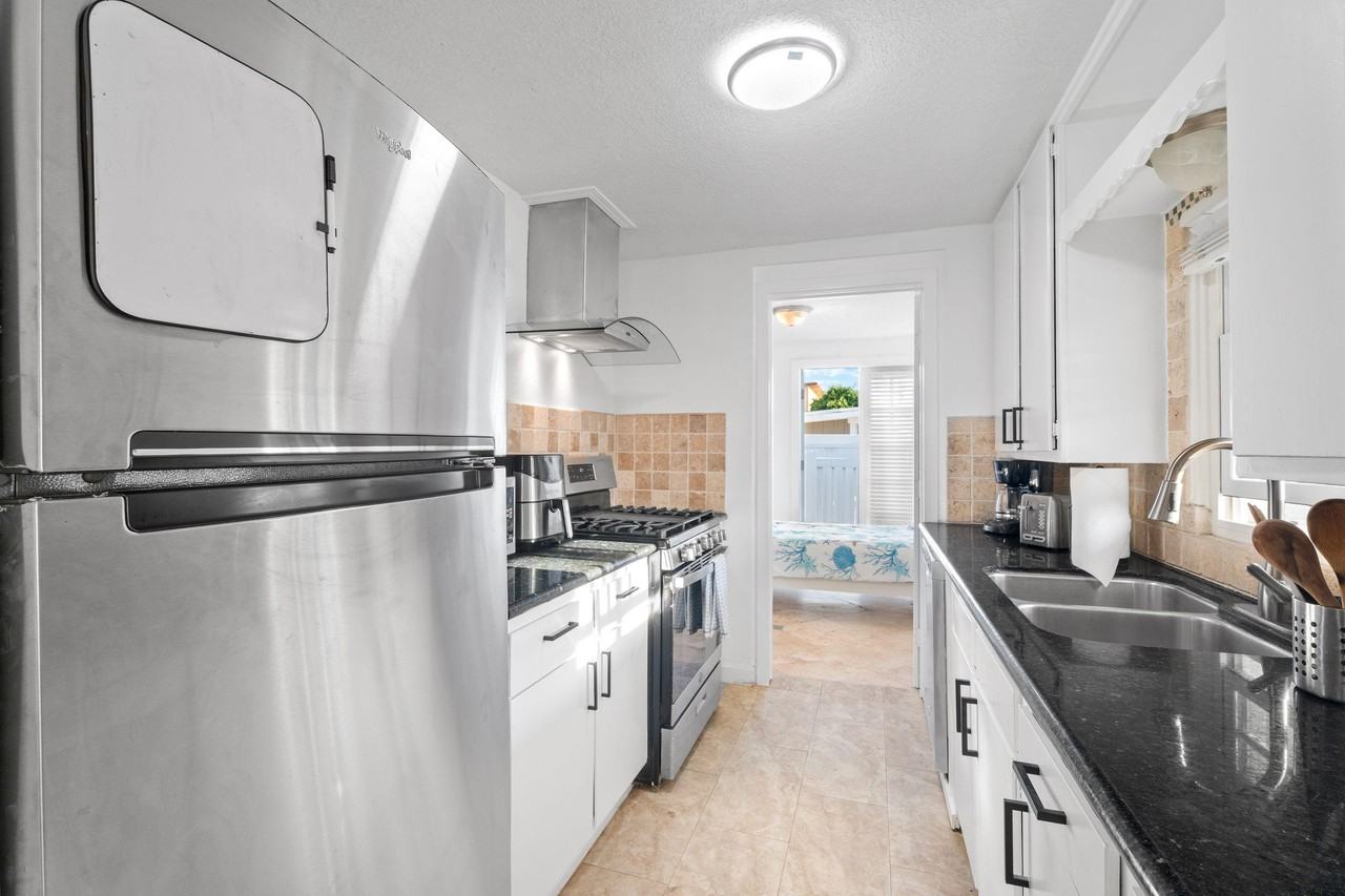 Sycamore Dr - Photo 3 of 11