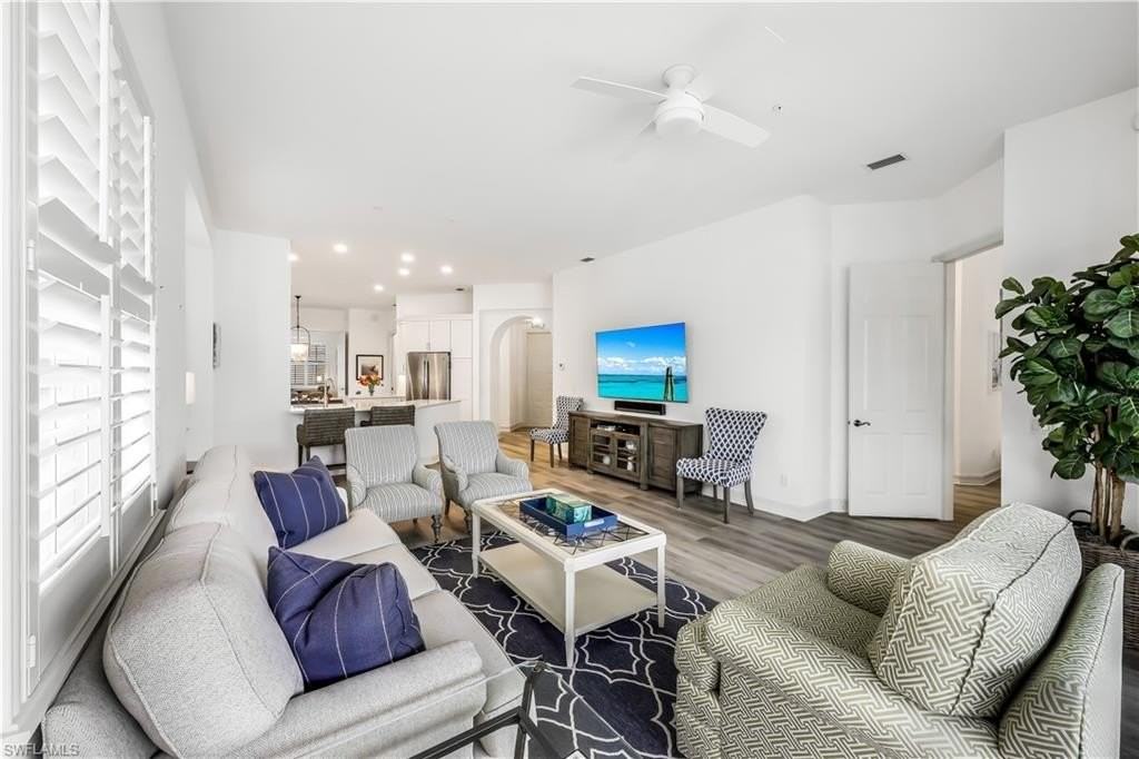 837 Sailaway Ln #204 - Photo 3 of 18