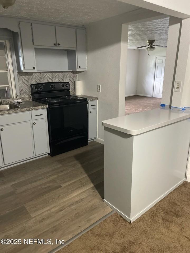 6526 Ribault Rd - Photo 4 of 13