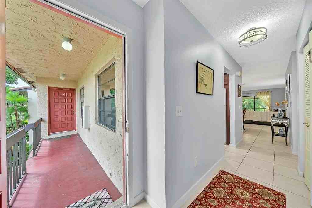 9278 Vista Del Lago #F - Photo 7 of 33