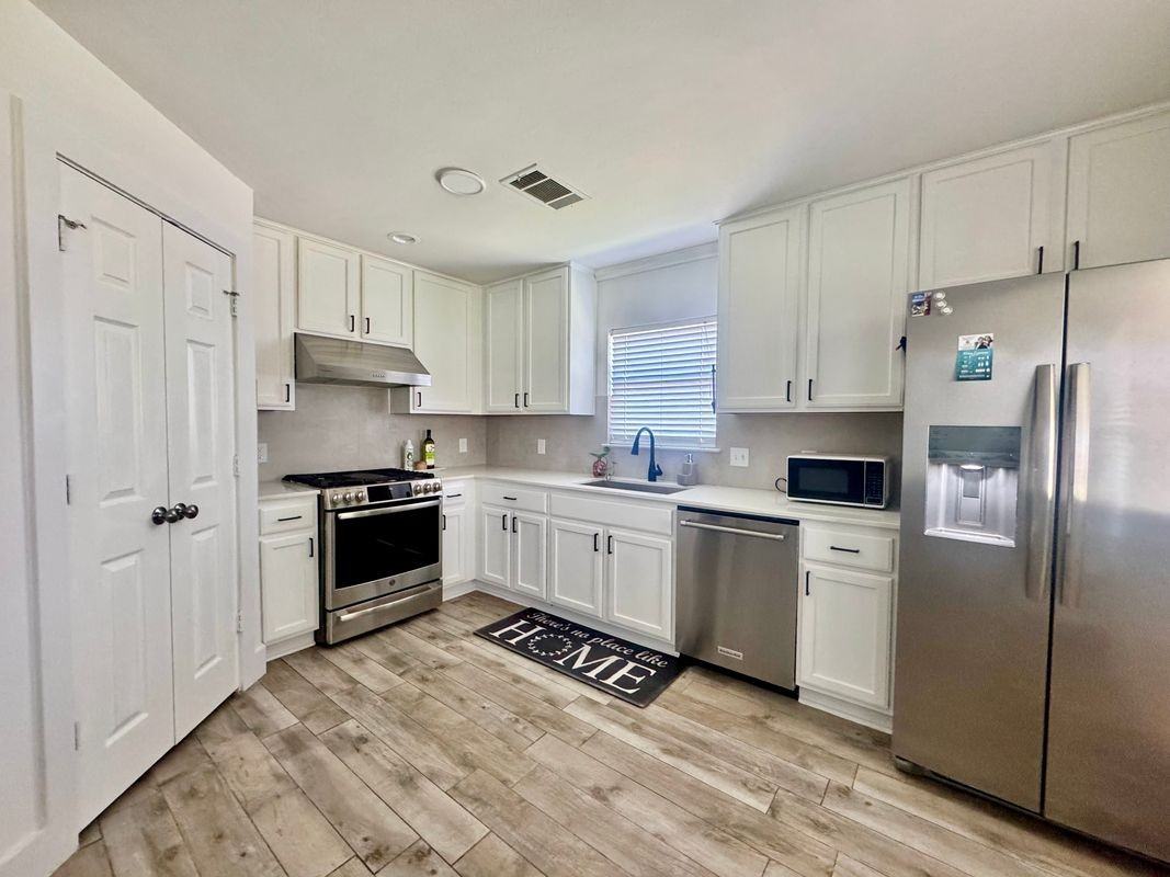 1404 Laguna Cv - Photo 5 of 12