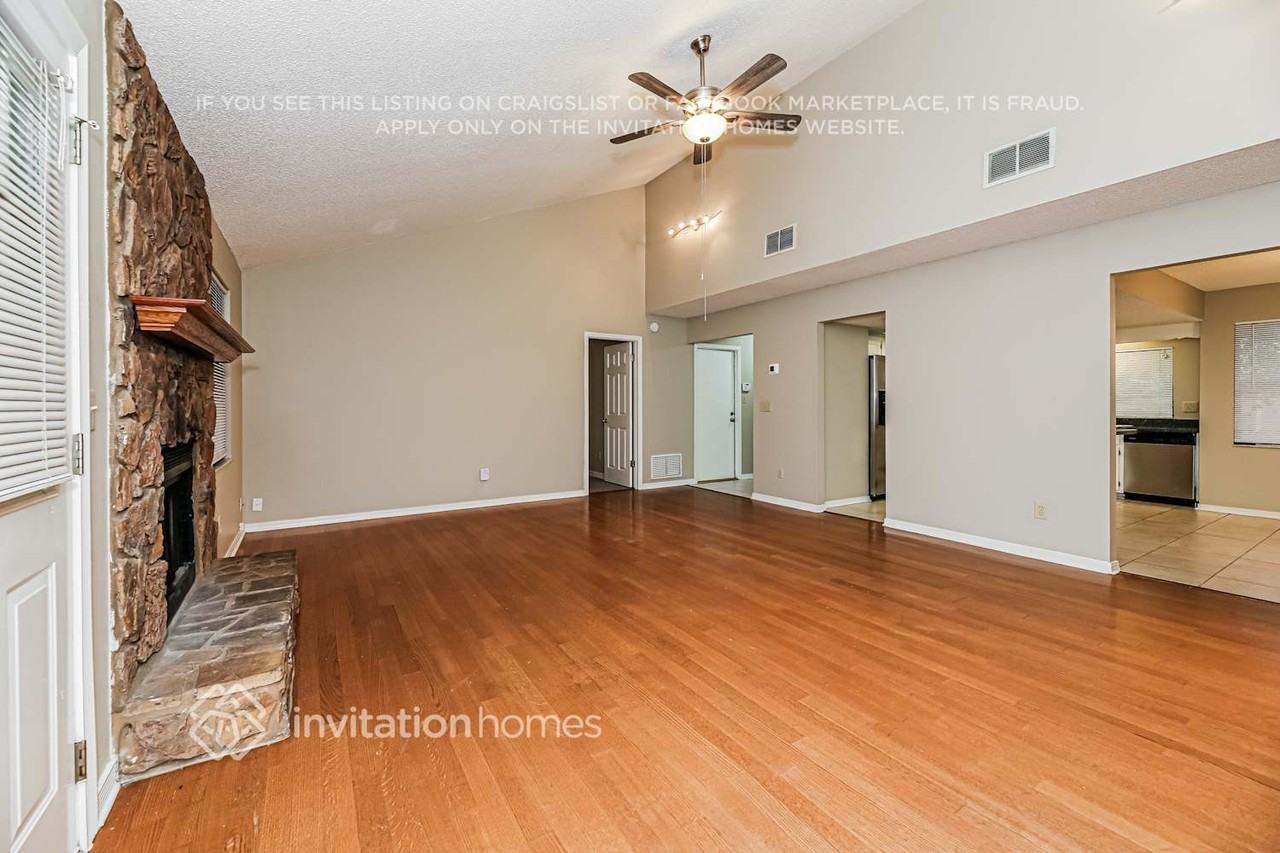 11310 Rustic Wheel Ct - Photo 4 of 17