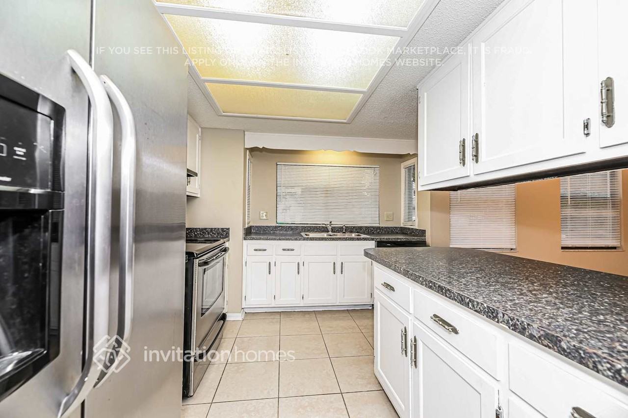 11310 Rustic Wheel Ct - Photo 7 of 17