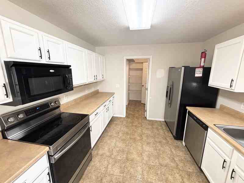 432 Southwest - Photo 4 of 42