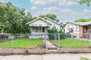 2801 W Maple St - Photo 1 of 1