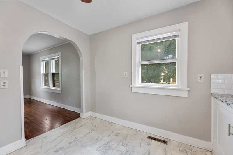 2801 W Maple St - Photo 6 of 13