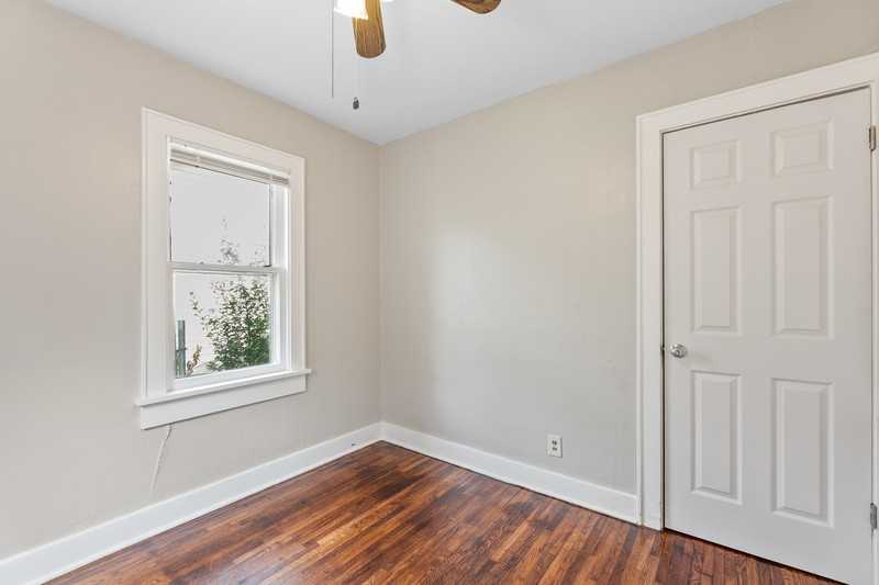 2801 W Maple St - Photo 7 of 13