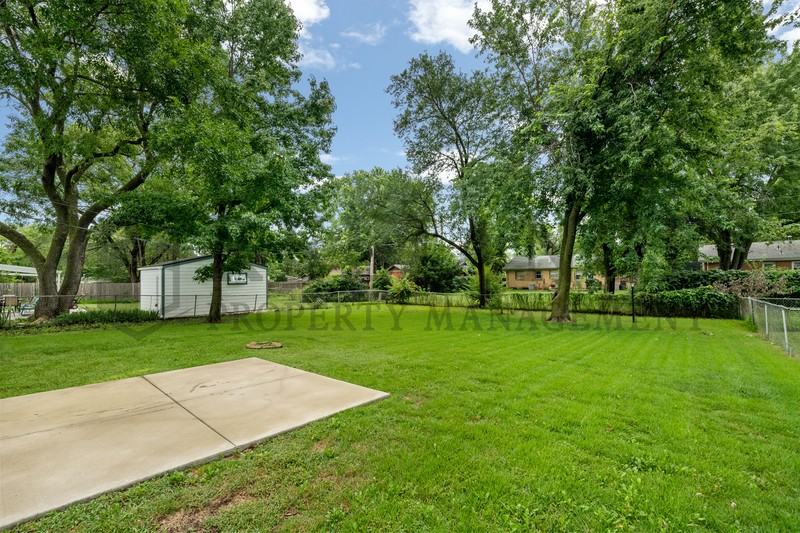 211 E Meadowlark Blvd - Photo 6 of 50