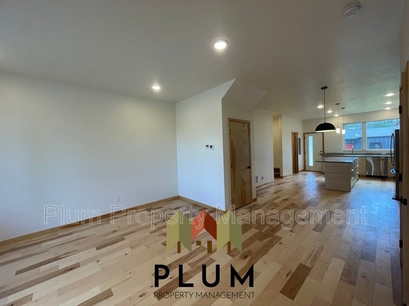 1855 Lease Pending |South 3Rd Street West #C - Photo 5 of 33