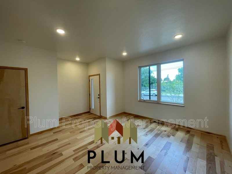 1855 Lease Pending |South 3Rd Street West #C - Photo 6 of 33