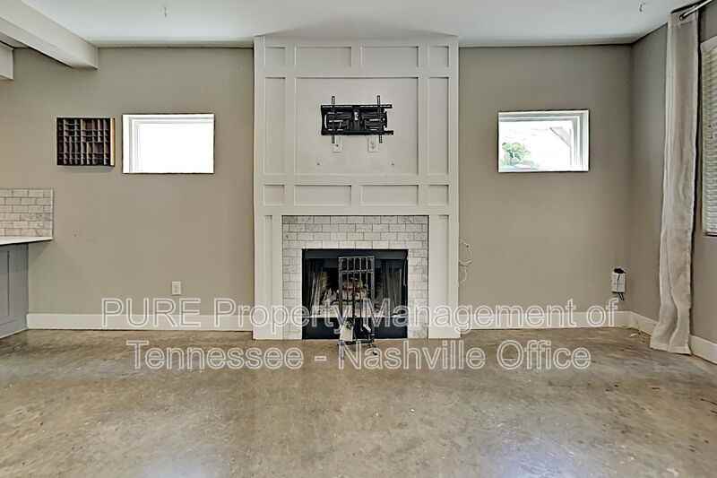 1046 Zophi St - Photo 3 of 26