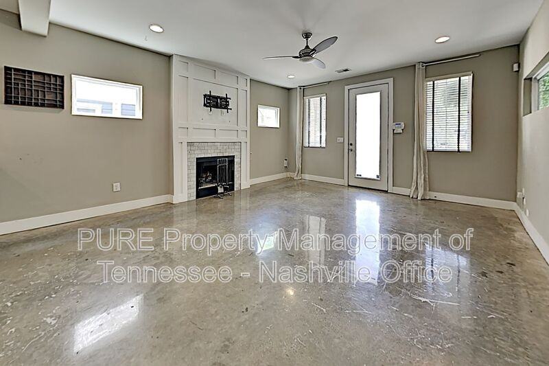 1046 Zophi St - Photo 5 of 26
