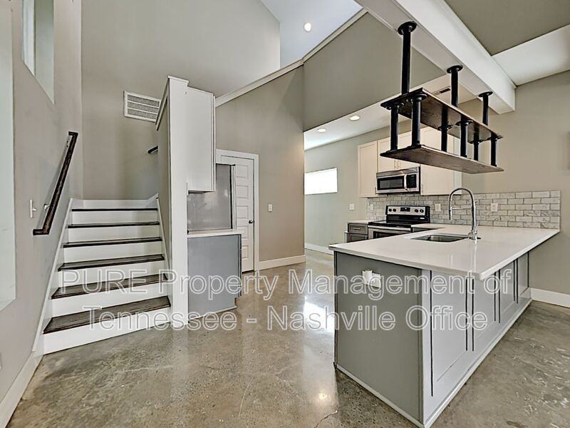 1046 Zophi St - Photo 6 of 26