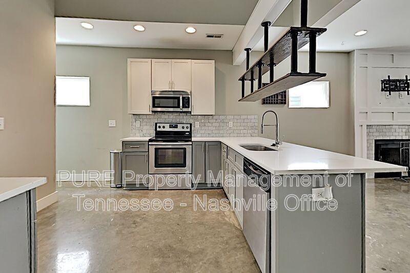 1046 Zophi St - Photo 7 of 26