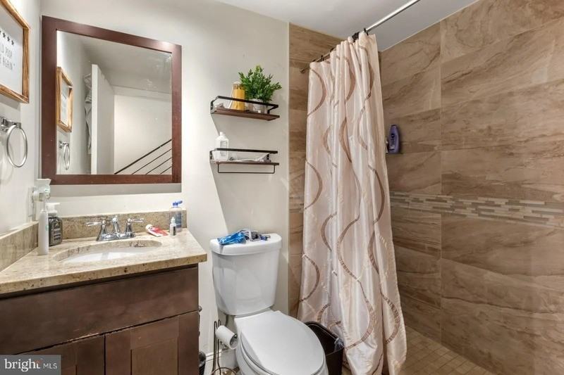 1217 Green St #B - Photo 7 of 13