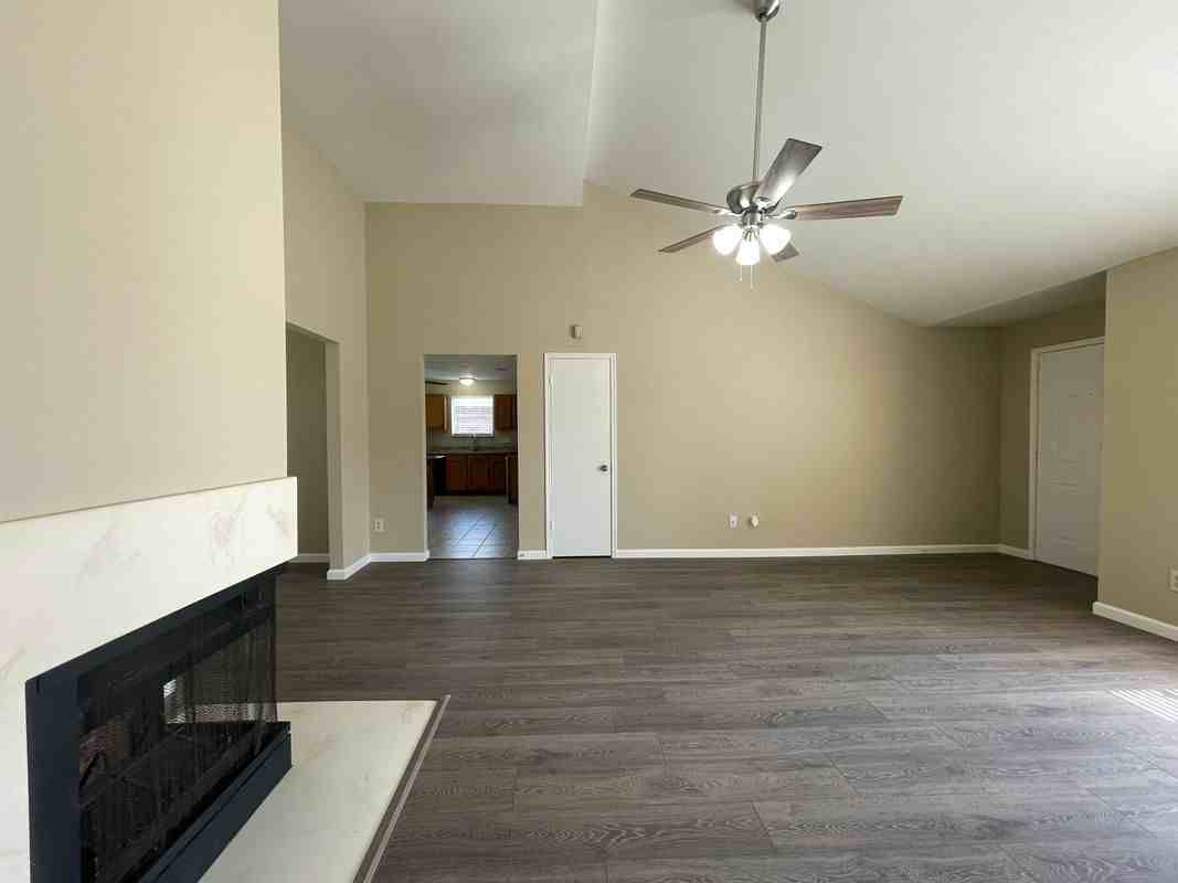 3611 Shadow Trl - Photo 2 of 3