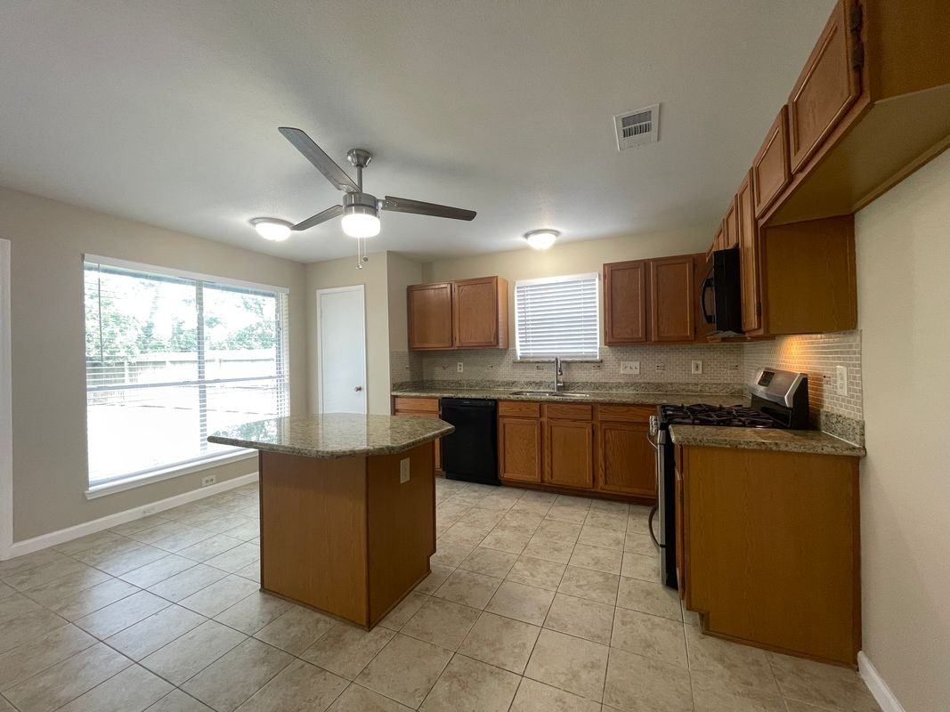 3611 Shadow Trl - Photo 3 of 3