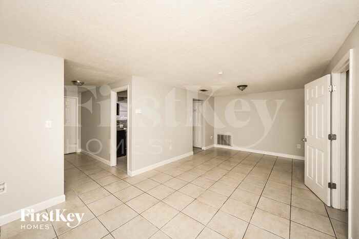 8215 Winthrop Dr - Photo 2 of 15