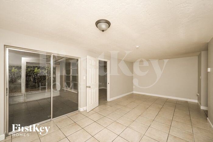 8215 Winthrop Dr - Photo 3 of 15