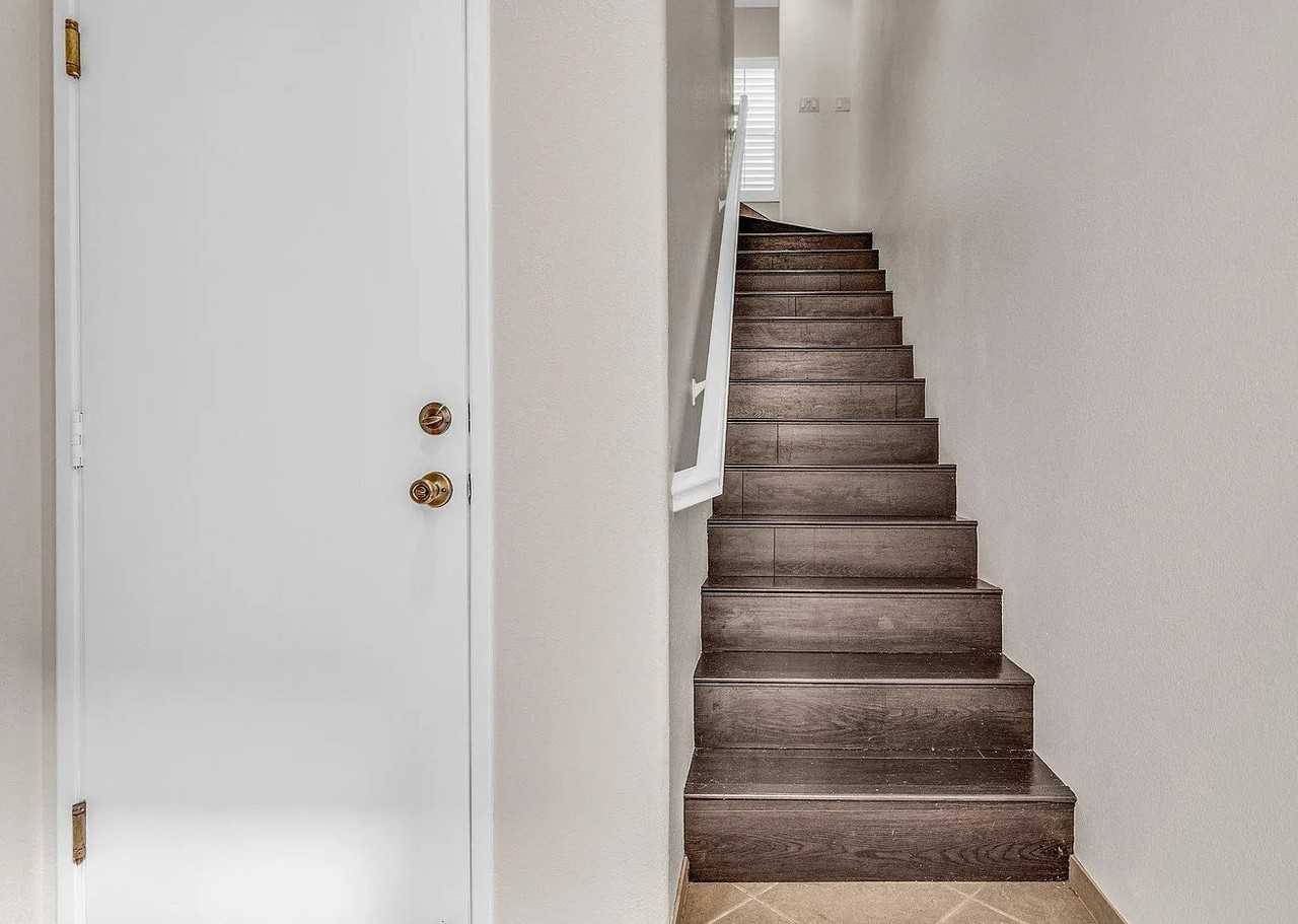 443 Almond Rd #1 - Photo 4 of 23