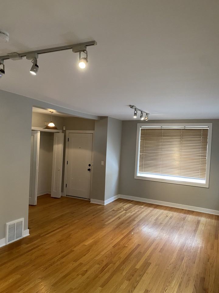 8723 South Michigan Avenue - Photo 2 of 15