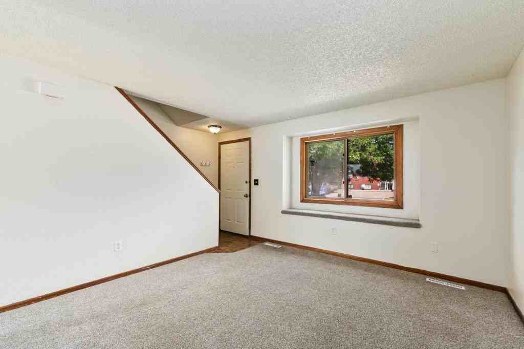 420 Mulberry Drive - Photo 3 of 9