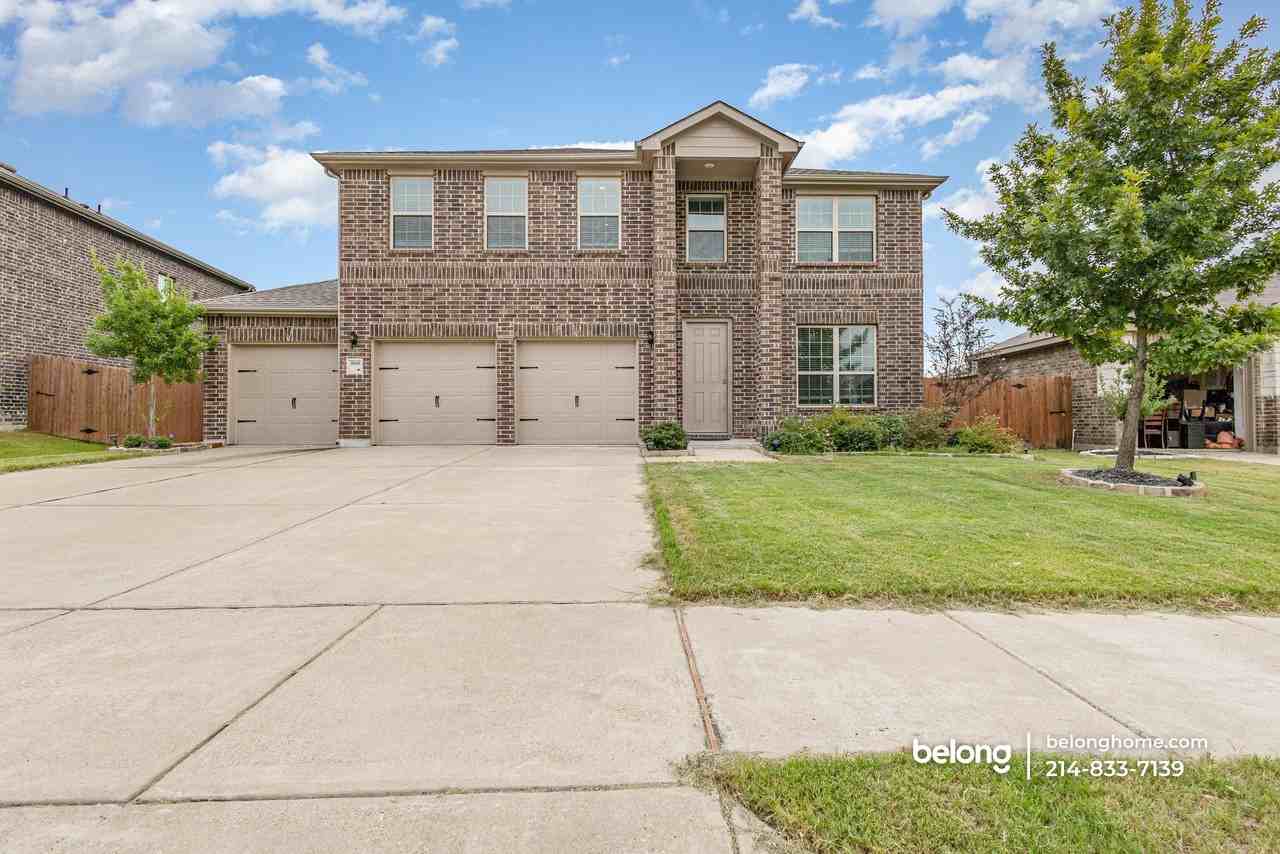 3810 Orleans Way - Photo 2 of 32