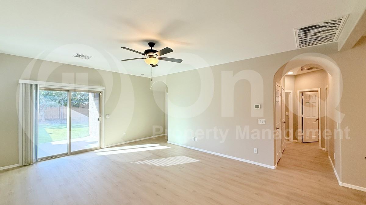 862 E Gold Dust Way - Photo 7 of 21