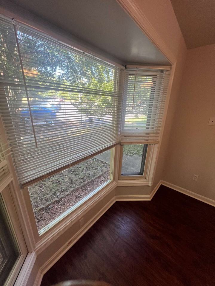 10717 Greta Lynn Ct - Photo 2 of 28