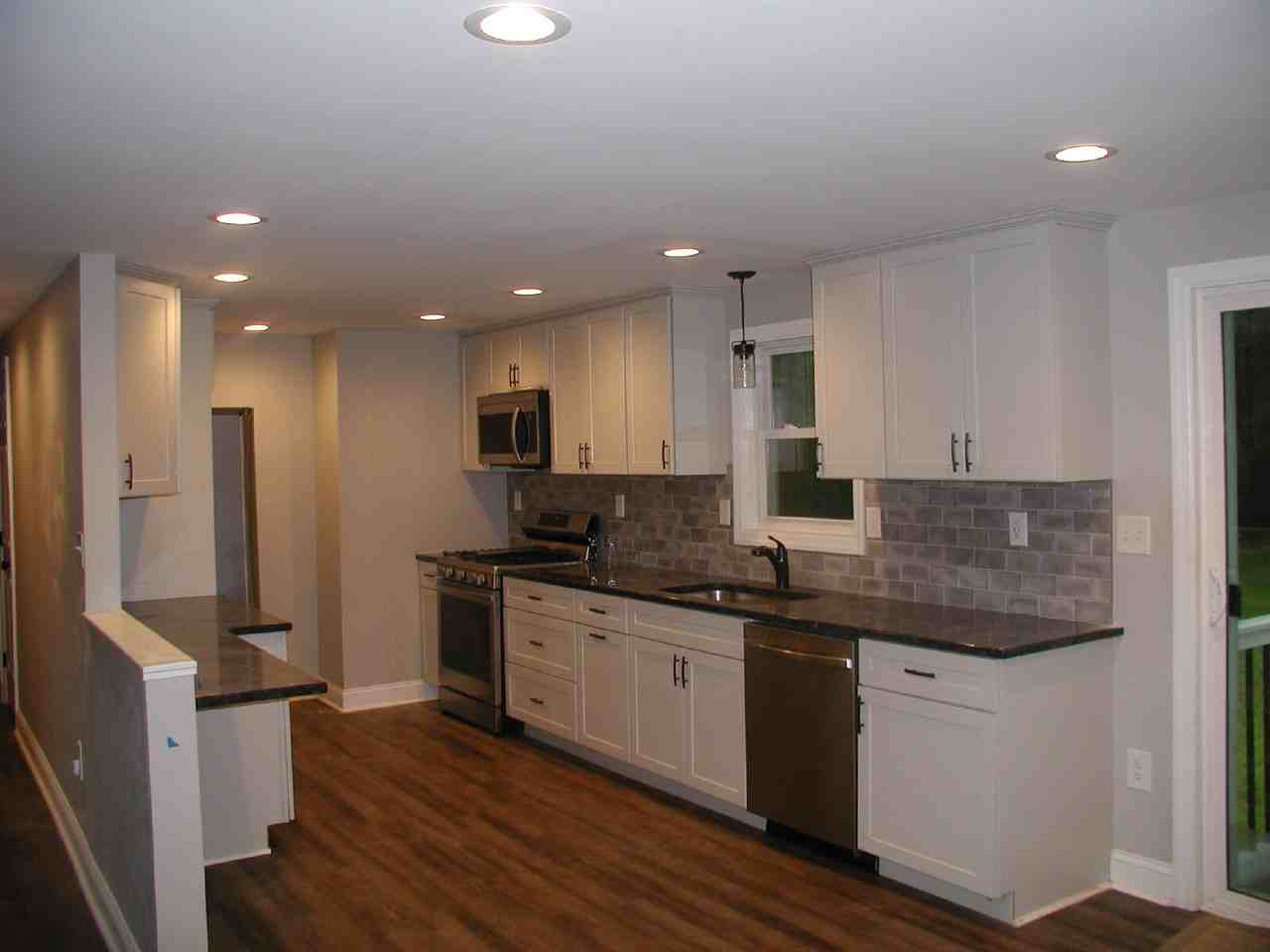 946 Lincoln Rd - Photo 3 of 20