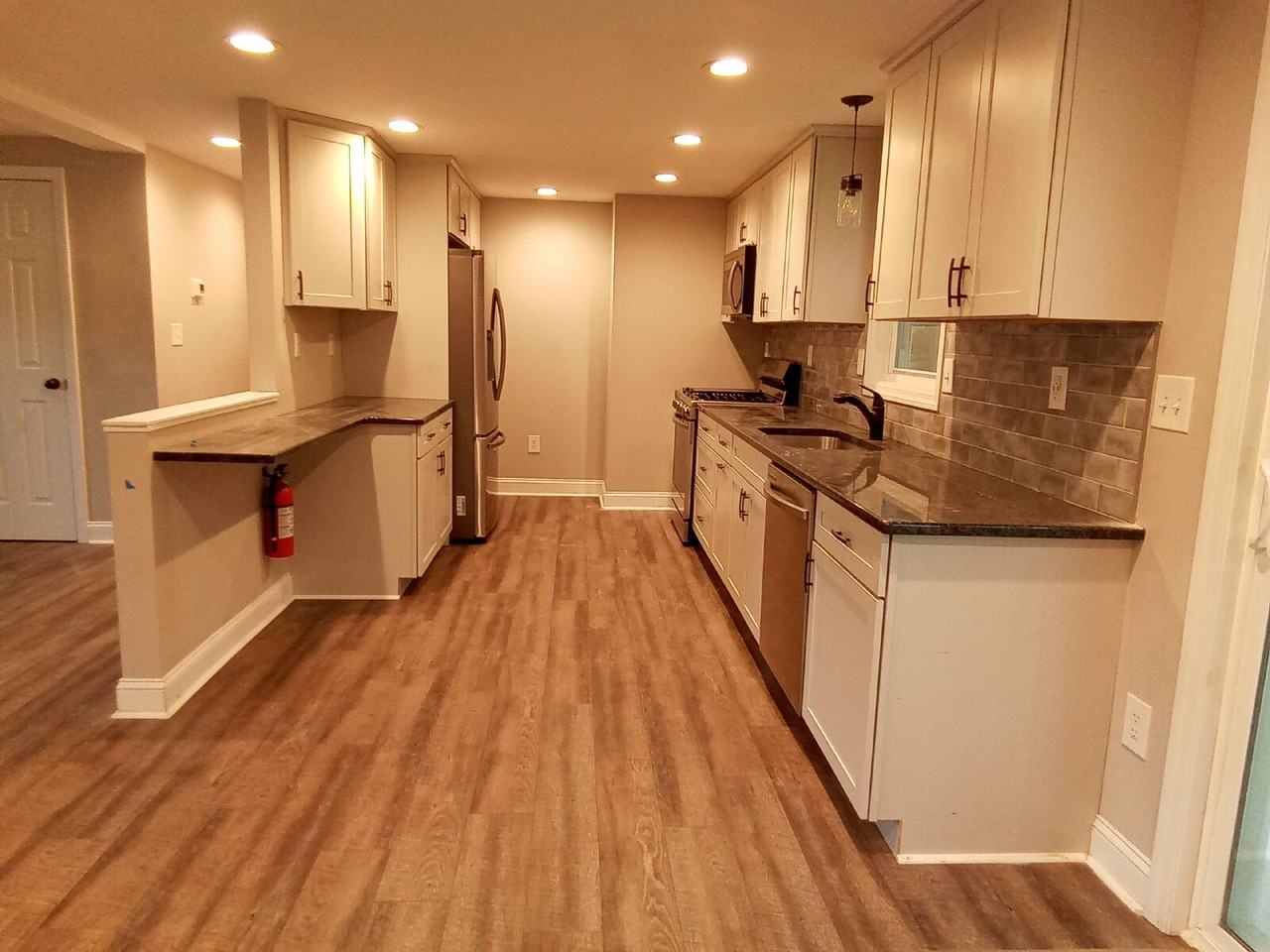 946 Lincoln Rd - Photo 5 of 14