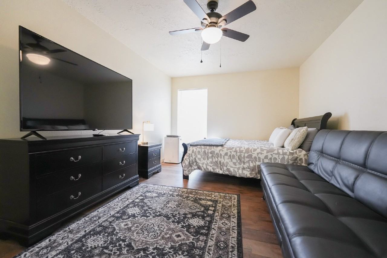 1604 Municipal Dr - Photo 3 of 19