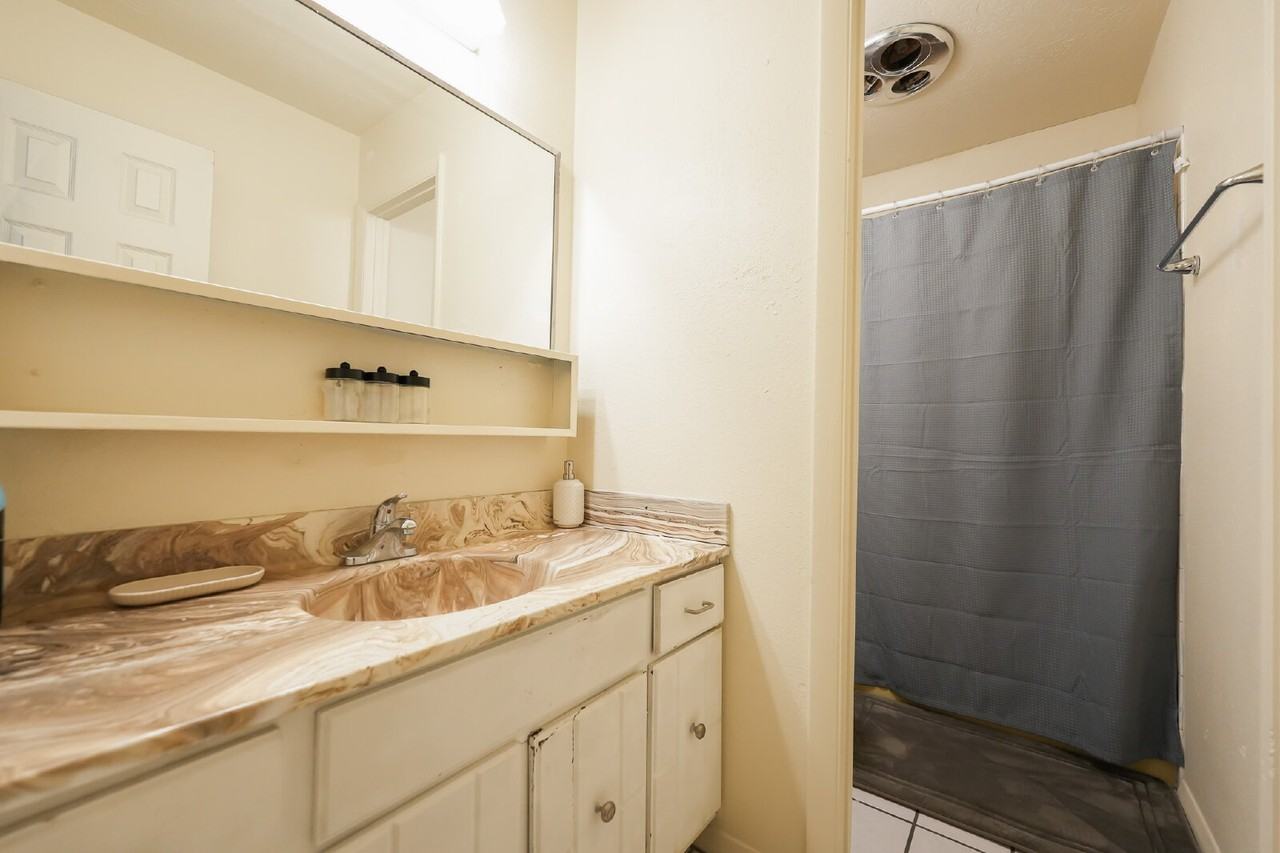 1604 Municipal Dr - Photo 6 of 19