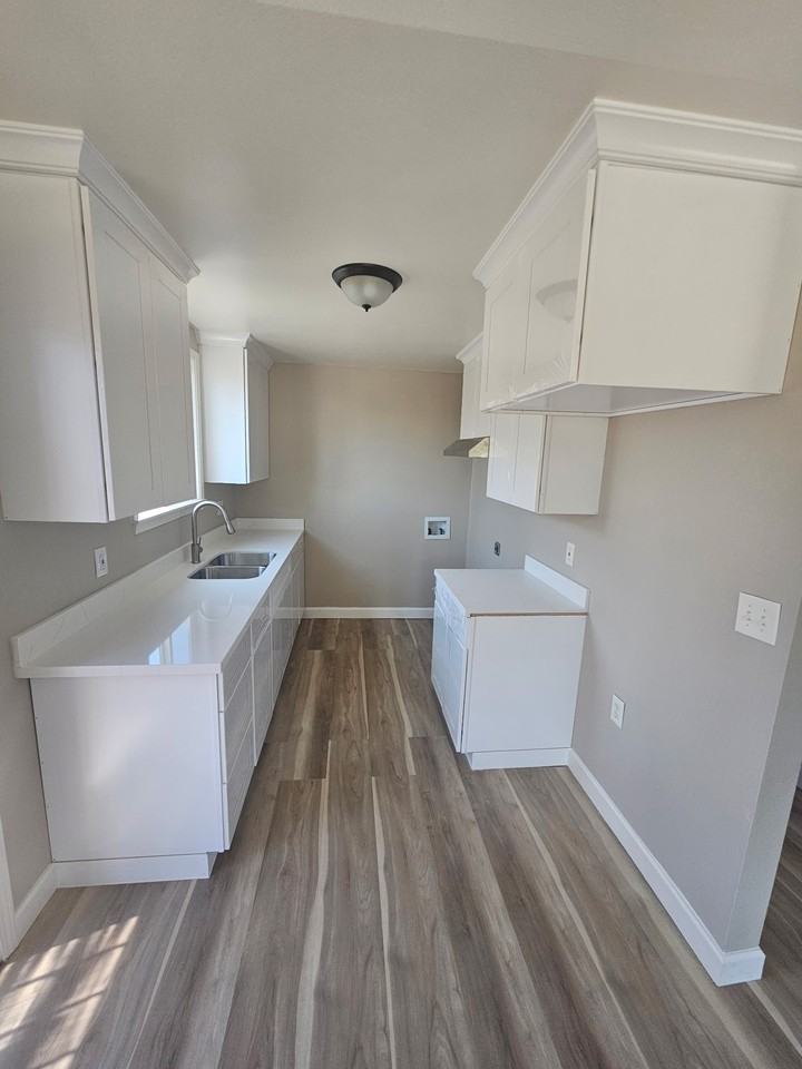 64th Avenue Pl #C - Photo 6 of 32