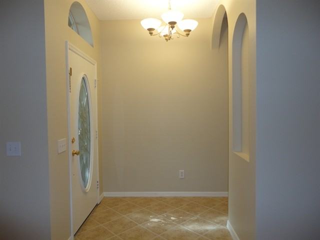 1418 Loretto Cir - Photo 2 of 21