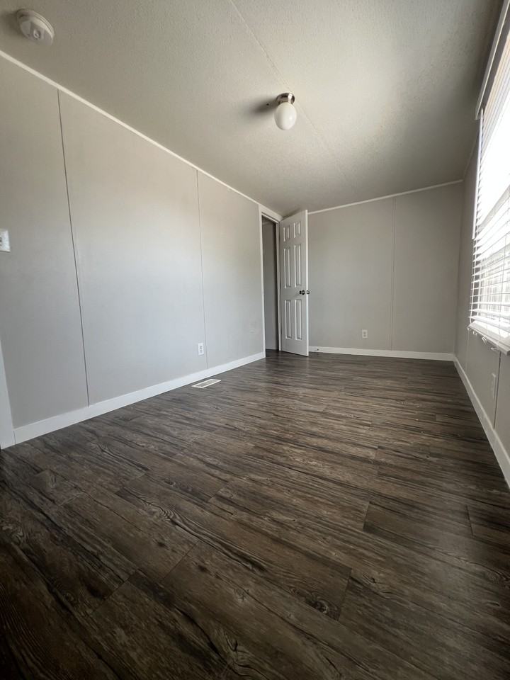 49 Paradise Ave #NA - Photo 7 of 11