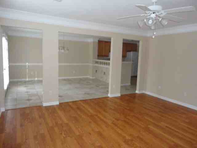 4601 Heritage Woods Dr - Photo 3 of 15