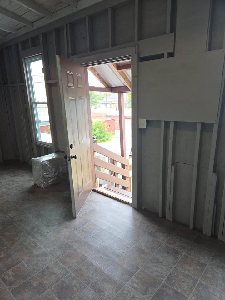 114 W Wisconsin Ave - Photo 3 of 24