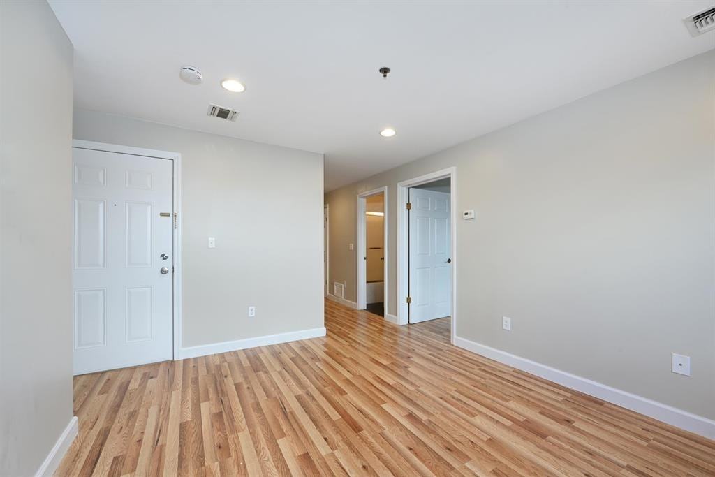 413 -415 9TH STREET #501 - Photo 4 of 18