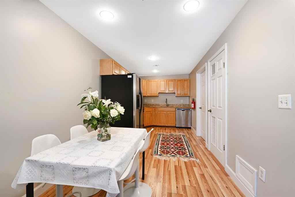 413 -415 9TH STREET #501 - Photo 7 of 18