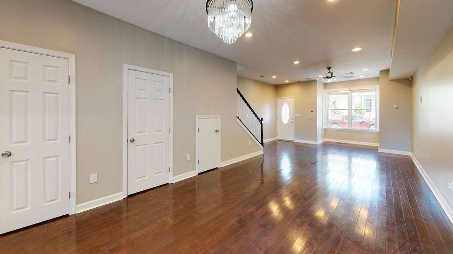 1247 I St Ne - Photo 3 of 50