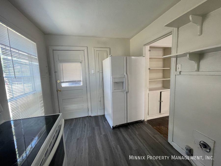 911 South Virginia Street - Photo 4 of 13