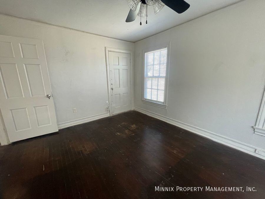 911 South Virginia Street - Photo 6 of 13