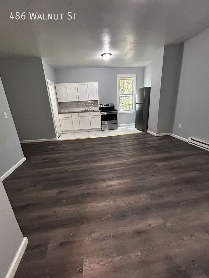 486 Walnut St - Photo 3 of 5