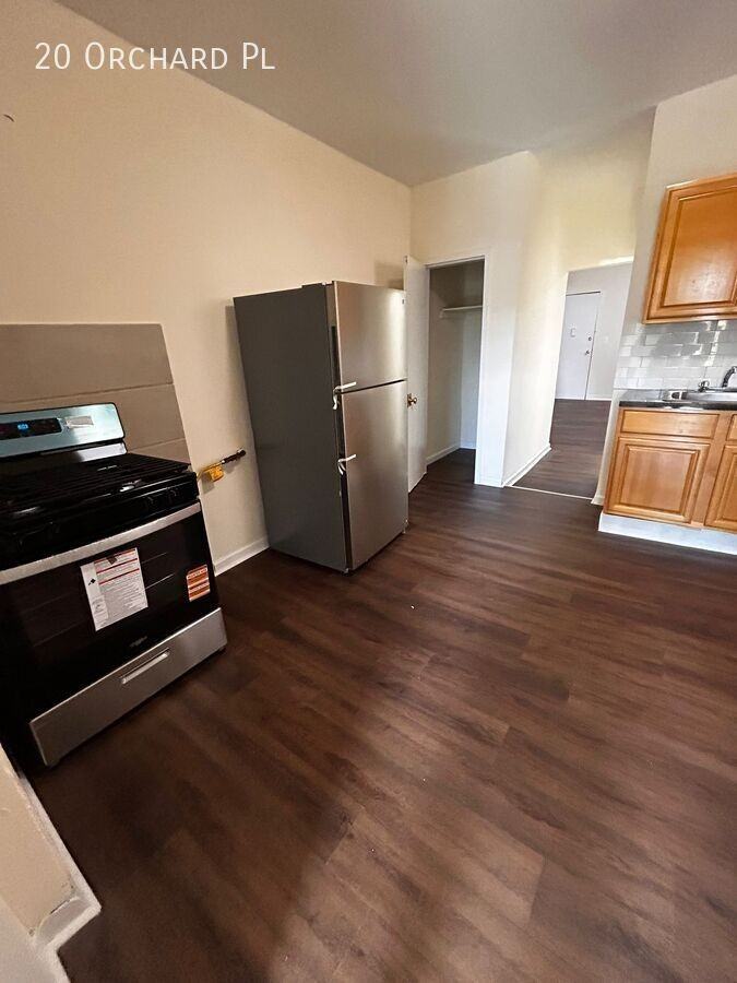 20 Orchard Pl - Photo 2 of 9