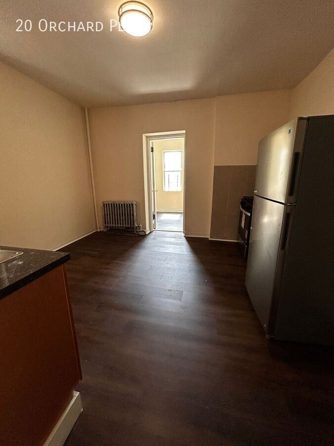 20 Orchard Pl - Photo 3 of 9