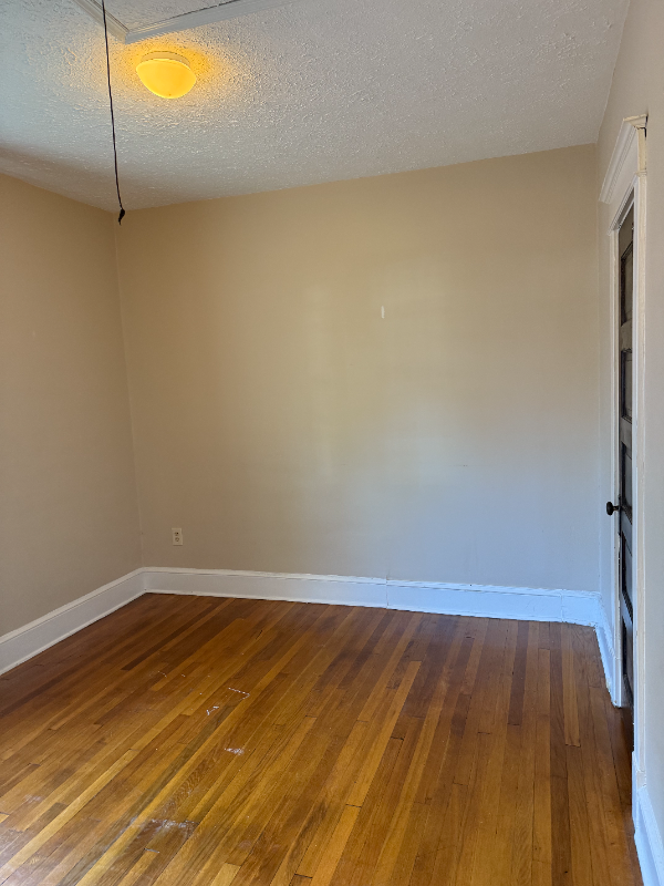 748 Thayer Ave - Photo 7 of 28