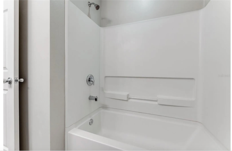 108 Alexandria Cir - Photo 3 of 7