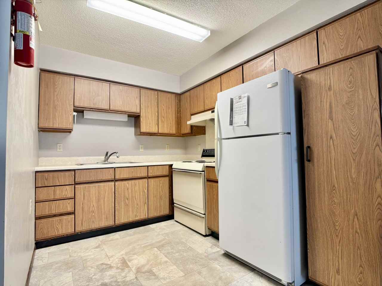 602 South 1st Avenue East - Photo 2 of 8